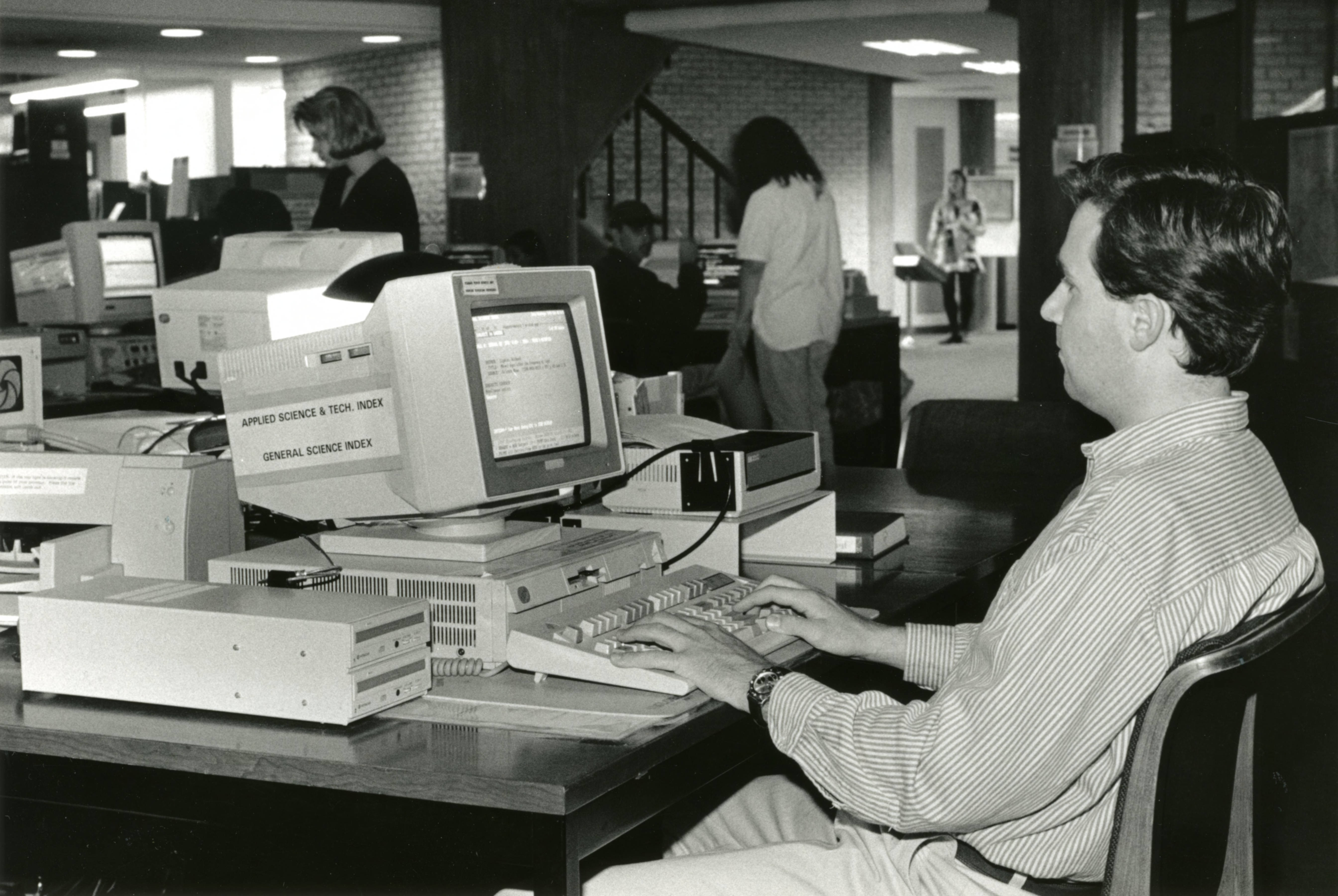 A student uses an electronic index in 1995