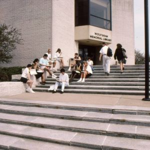 Student lounge on the library steps c. 1990
