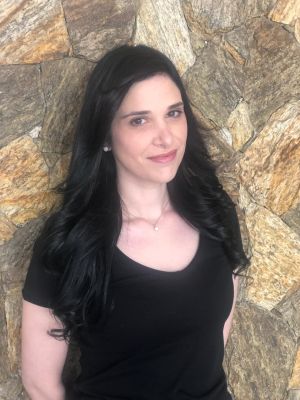 Head shot of student Karina Brasil